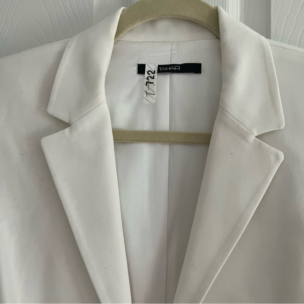 White blazer - Picture 4 of 10